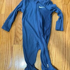 Nike Ribbed Footed One-Piece – Size 6 Months
